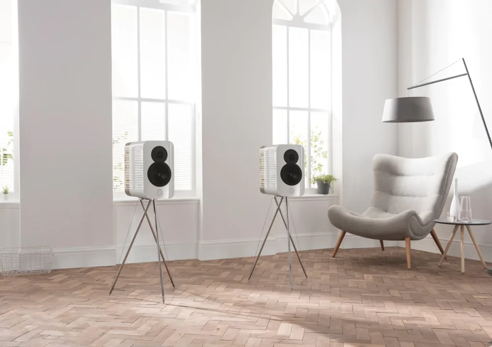 m_QACOUSTICS_Concept300_White_Oak_Stands_GrilleOff_Lifestyle-LOGO_1_1200x
