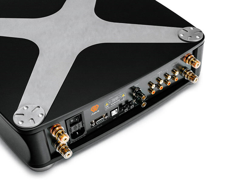 Aavik-580-back
