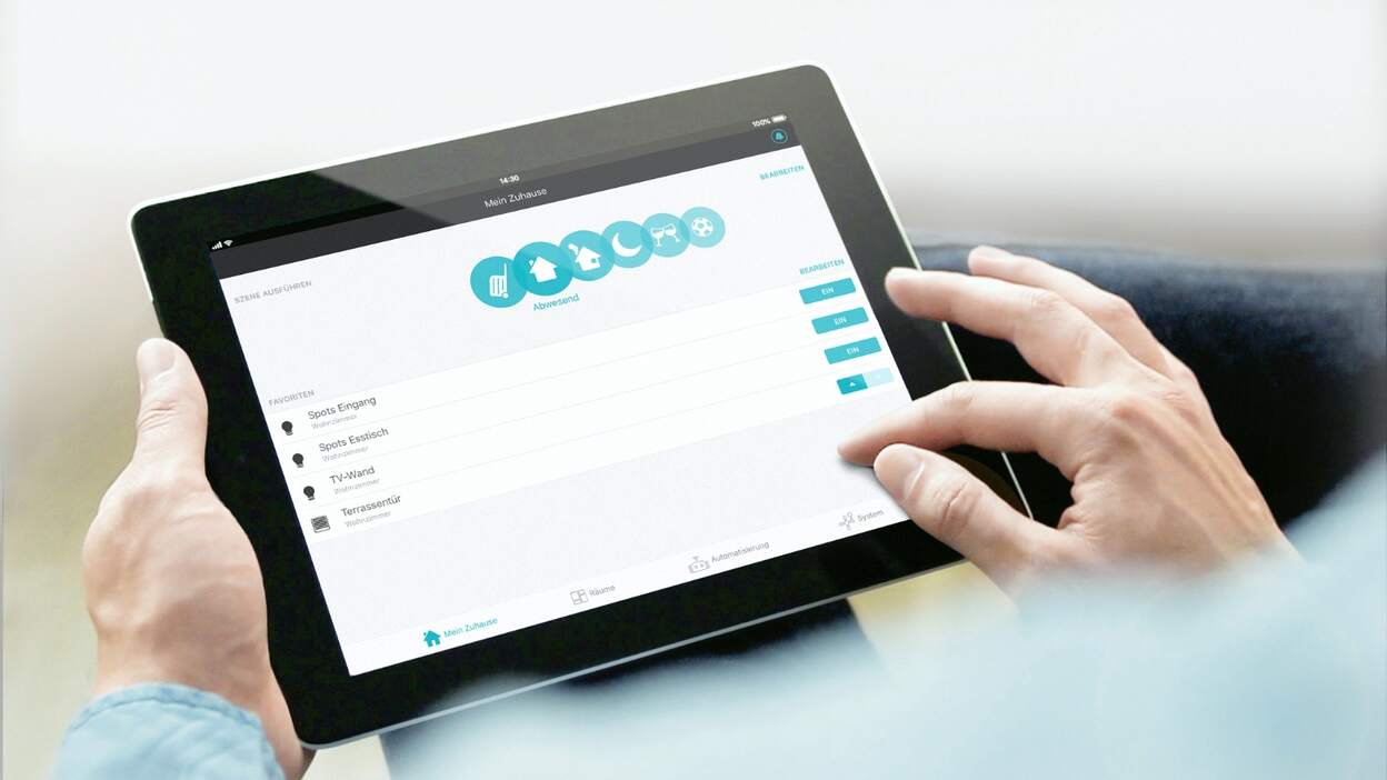 eNet_iPad_quer_Benutzung_DE_RGB